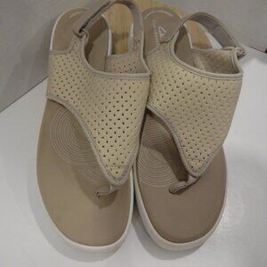 Clarks Cloudsteppers Cushiony Sandals Women's Size 9.5 NWOT